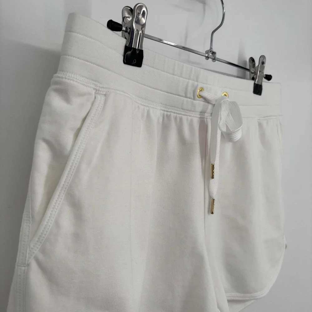 Lilly Pulitzer Trysta Knit Shorts in the signature shade Resort White Size Small - Picture 3 of 9